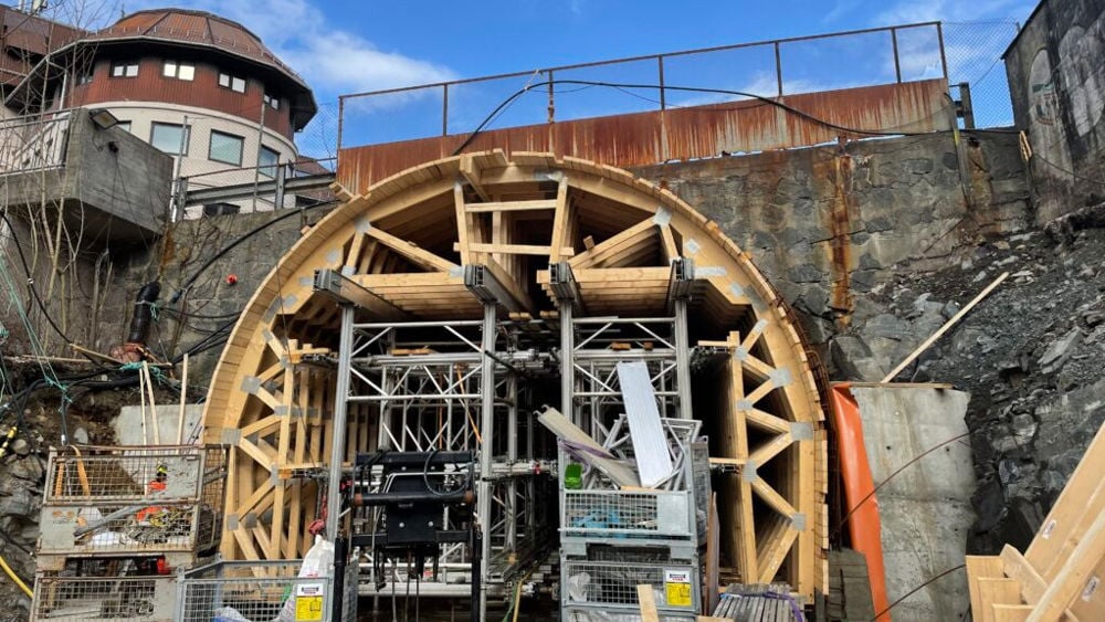 Tunnelportal under bygging. Foto.